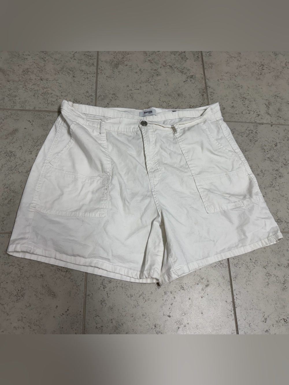 Kensie White Women's Boyfriend Denim Jean Shorts size 12/31